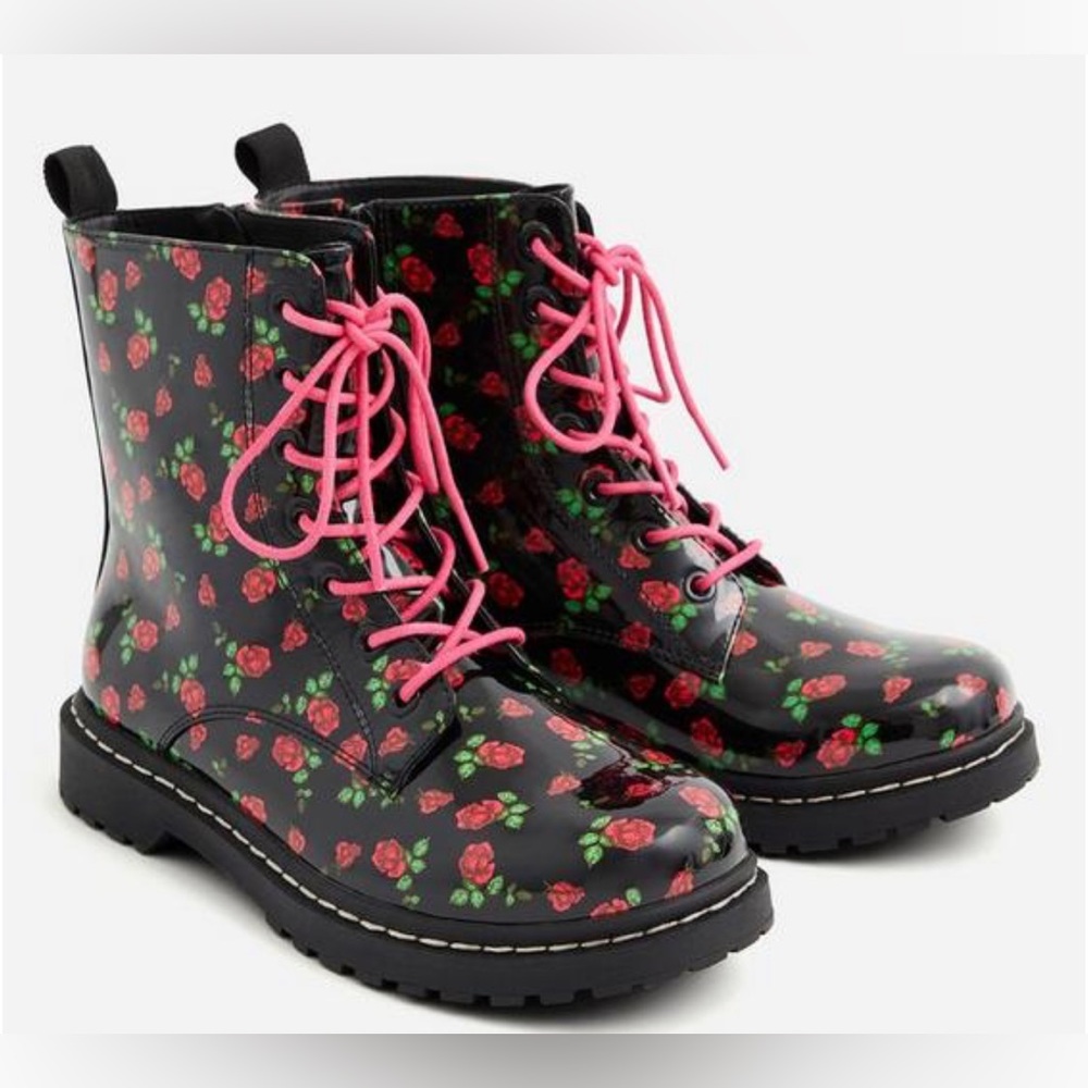 Torrid Betsey Johnson Black Floral Combat Boot Size 9 WW